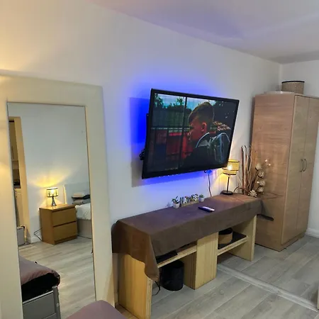 Stylish Studio Flat - Watford Junction - Harry Potter Exterior photo