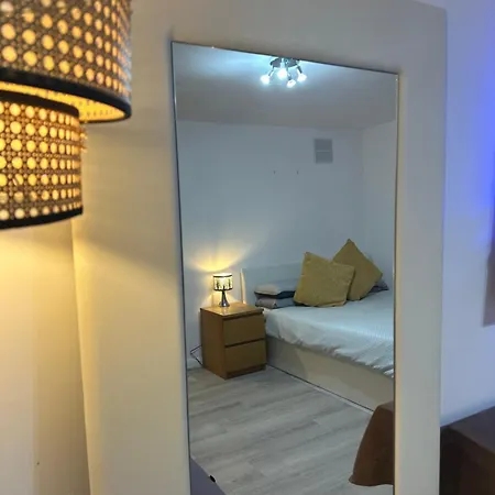 Stylish Studio Flat - Watford Junction - Harry Potter Exterior photo